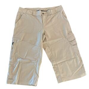 Columbia Titanium Cargo Hiking Shorts Women's 14 Beige Omni-Shield Stretch